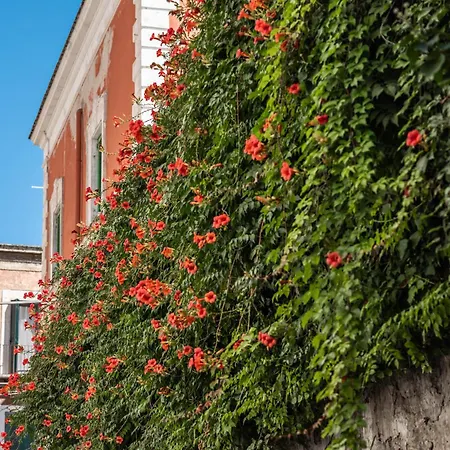 Luxury Santa Teresa Old Town Apartament